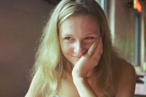 thoughtful-portrait-of-a-young-woman-in-natural-light